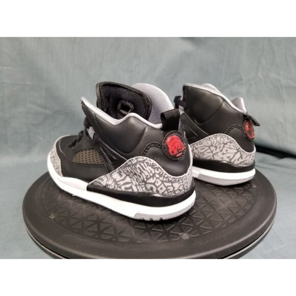 Jordan Spizike Sneakers Black Cement Size 2Y Dispaly BRAND NEW NO BOX! - Picture 6 of 10